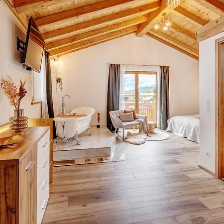 Landhaus Trinis - Kleine Kaffee Tee Theke Mit Kuehlschrank - Parkplatz Rotta Kültér fotó