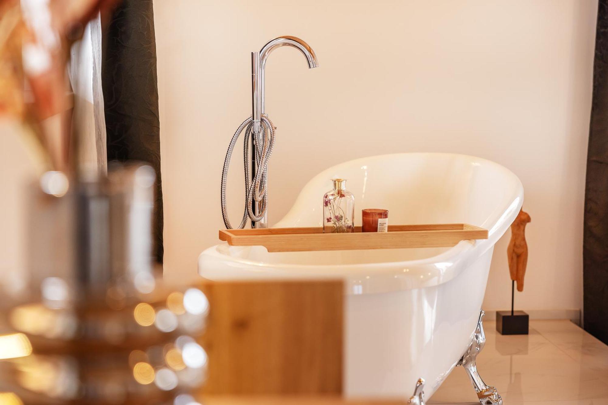 Landhaus Trinis - Kleine Kaffee Tee Theke Mit Kuehlschrank - Parkplatz Rotta Kültér fotó